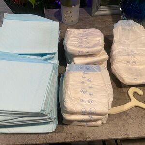 Doggy Diapers Size M & Potty Pads